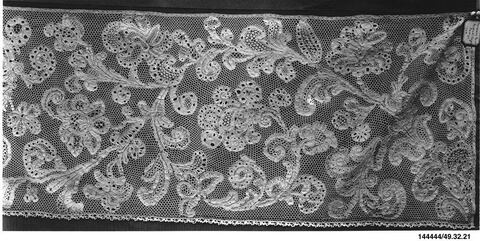 Antique Floral Lace Border