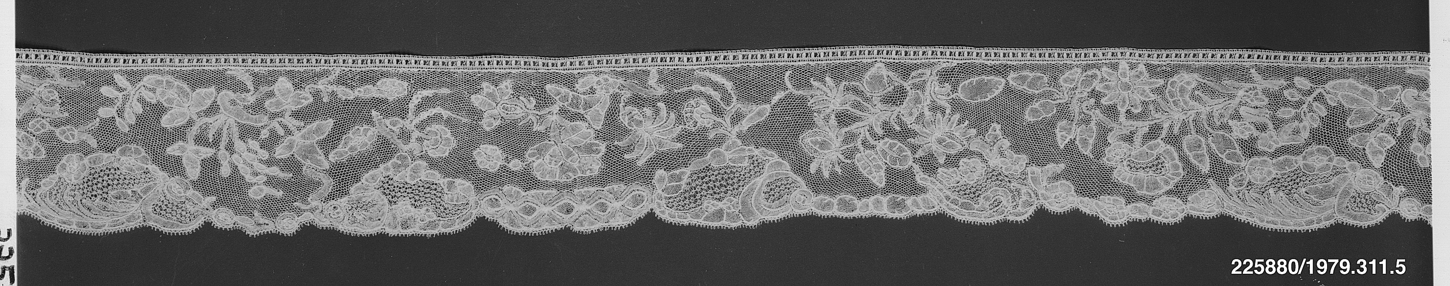 Antique Floral Lace Border