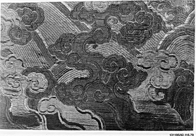 Traditional Chinese Cloud Pattern Embroidery