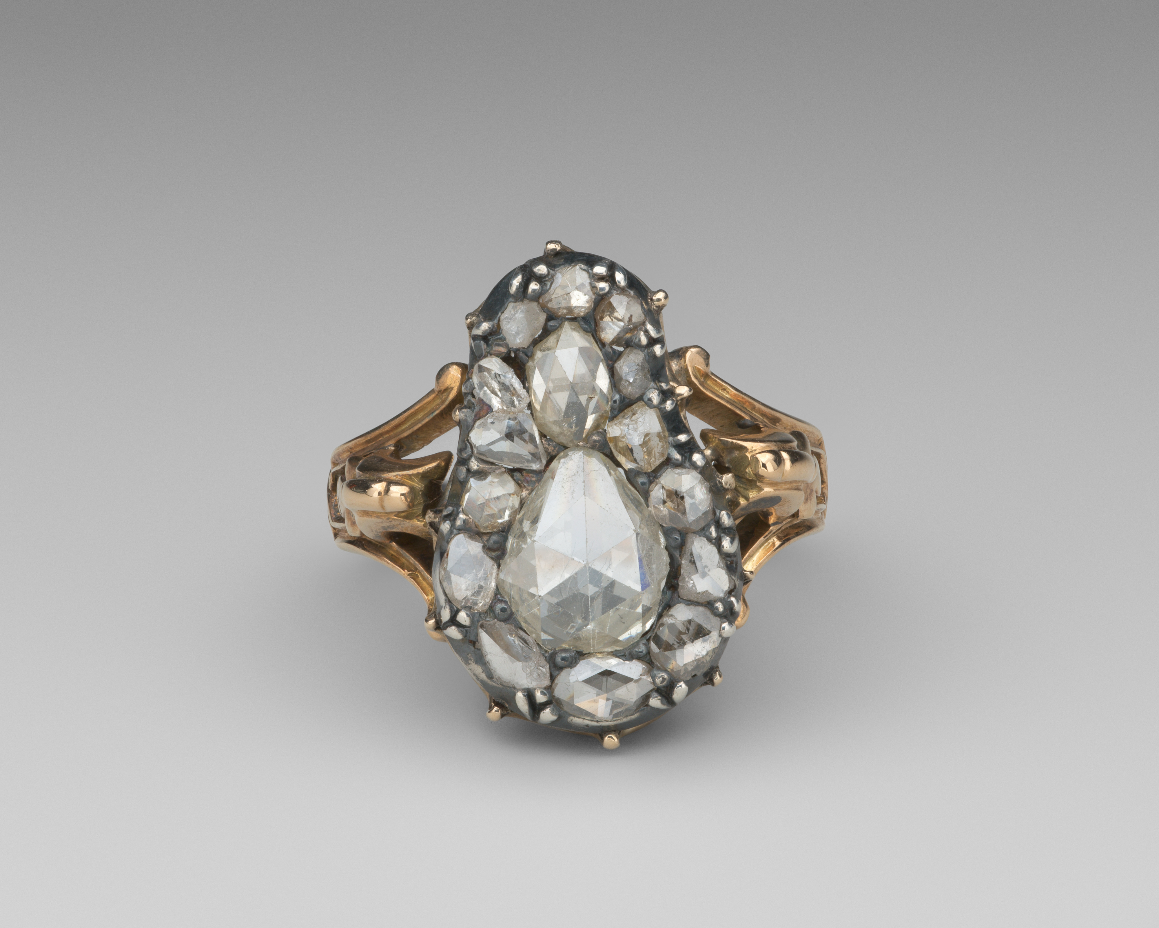 Antique Pear-Shaped Diamond Ring