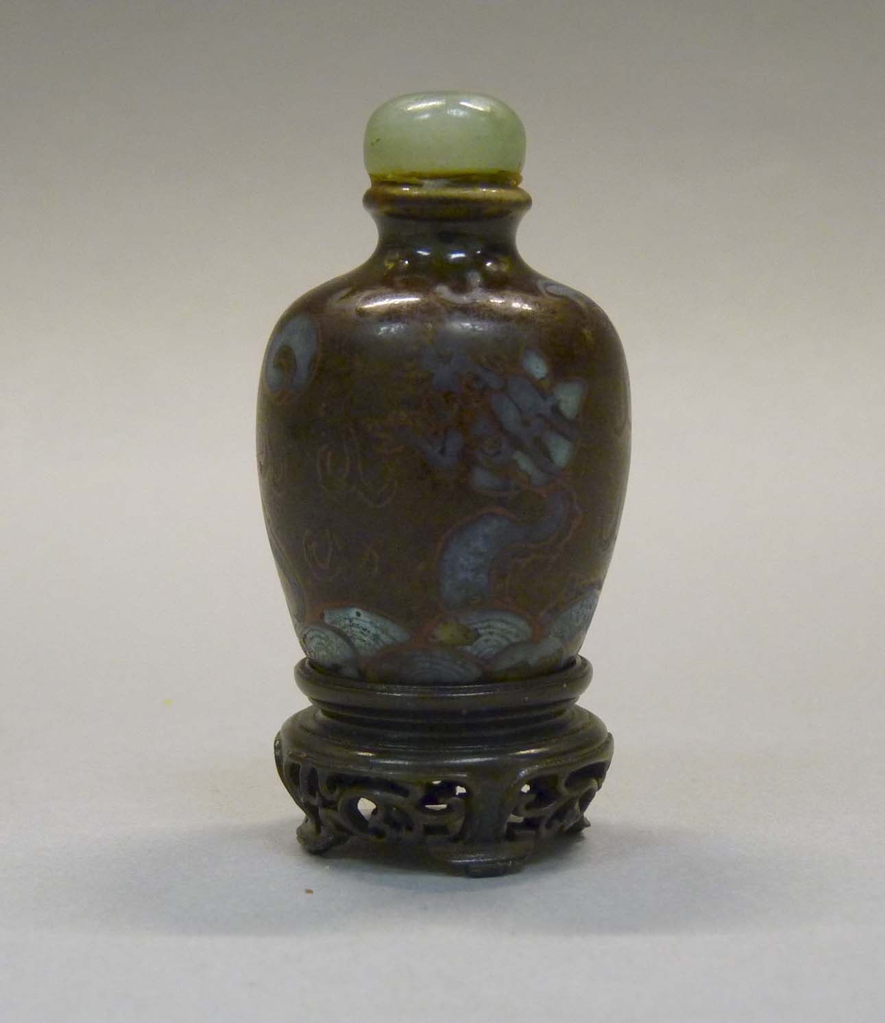 Antique Dragon Pattern Snuff Bottle