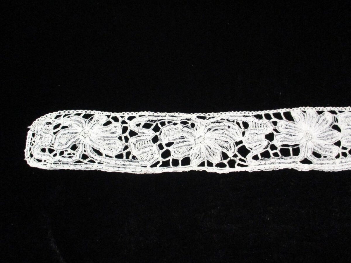 White Floral Lace Trim