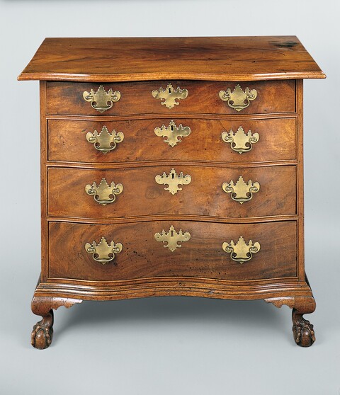 Antique Wooden Chest of Drawers