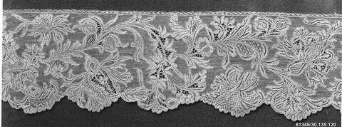 Floral Patterned Lace Trim