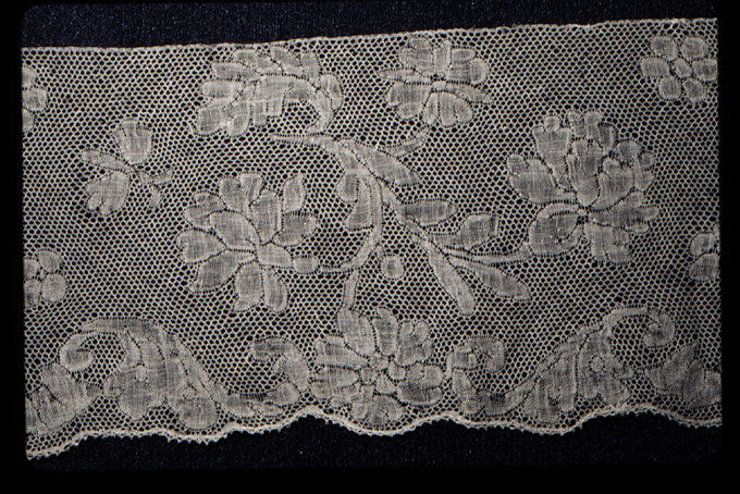 Antique Floral Lace Edging