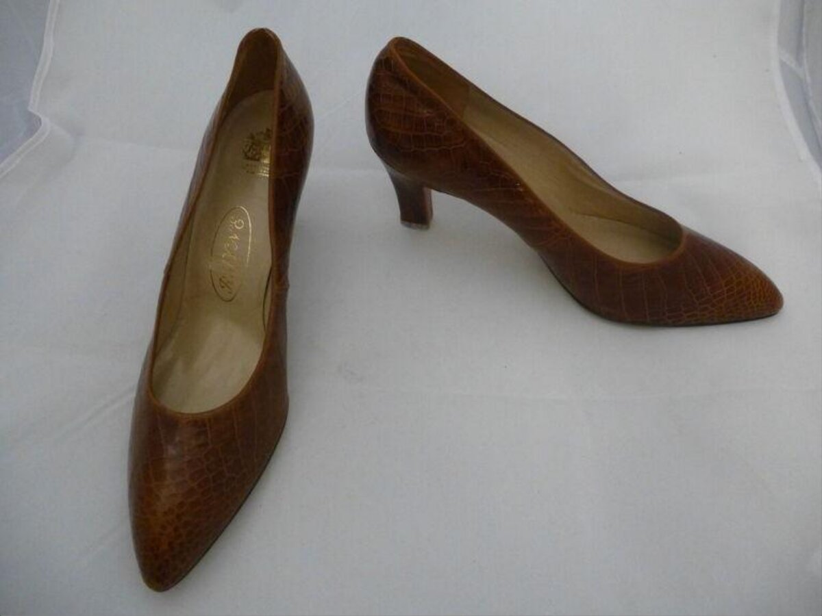 Brown Crocodile Texture Pointed Toe Pumps