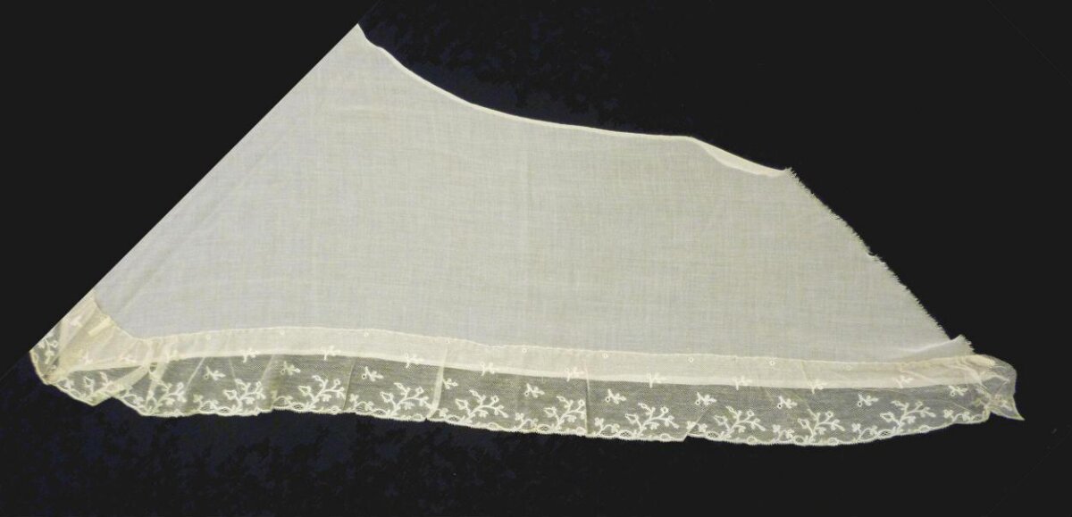 Vintage Embroidered Lace Collar