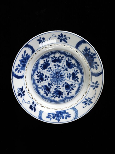 Blue and White Porcelain Pierced Plate