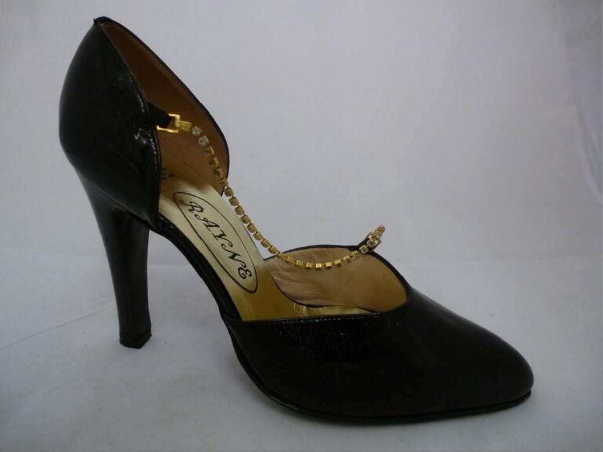 Black Rayne High Heel Pump