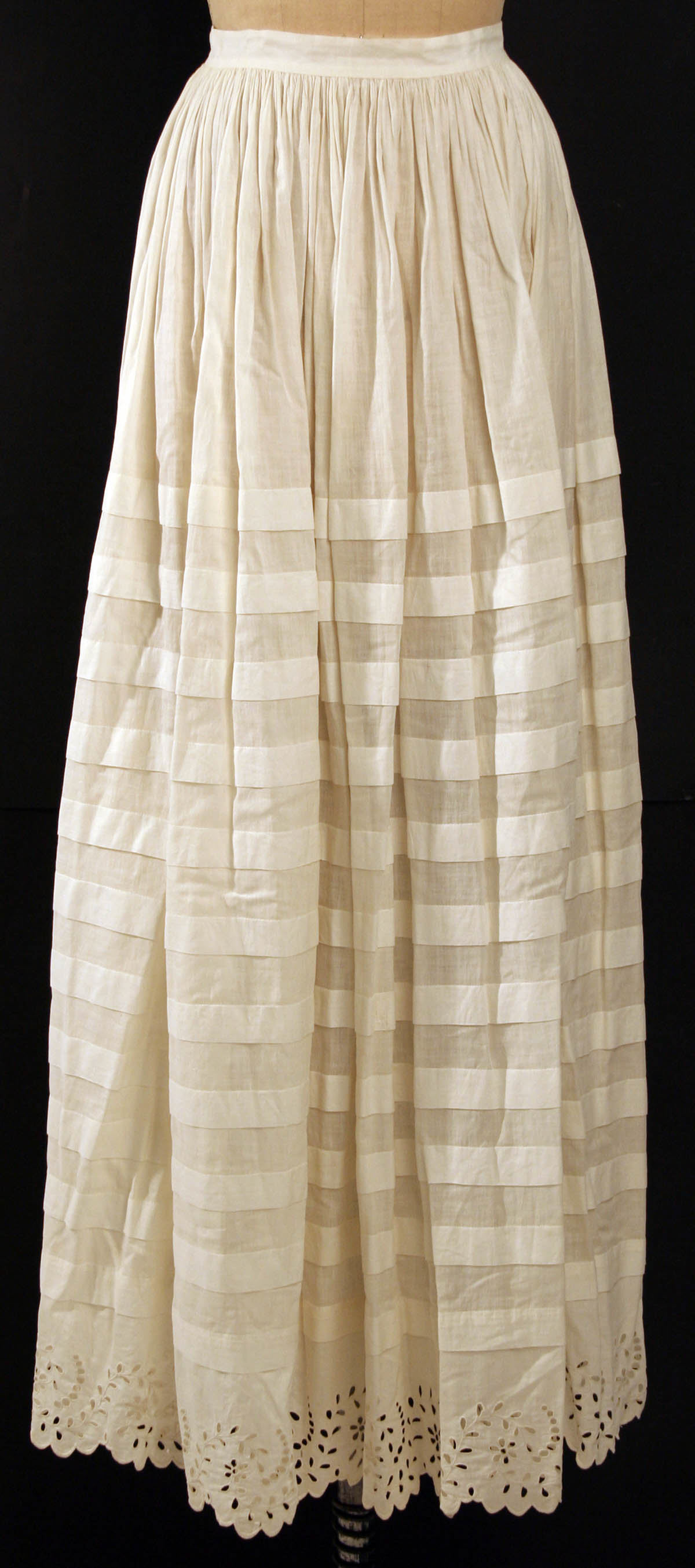 Vintage White Embroidered Long Skirt