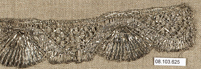 Antique Silver Scalloped Lace Trim