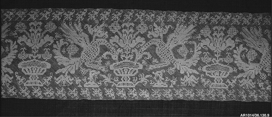Antique Floral Patterned Lace Border