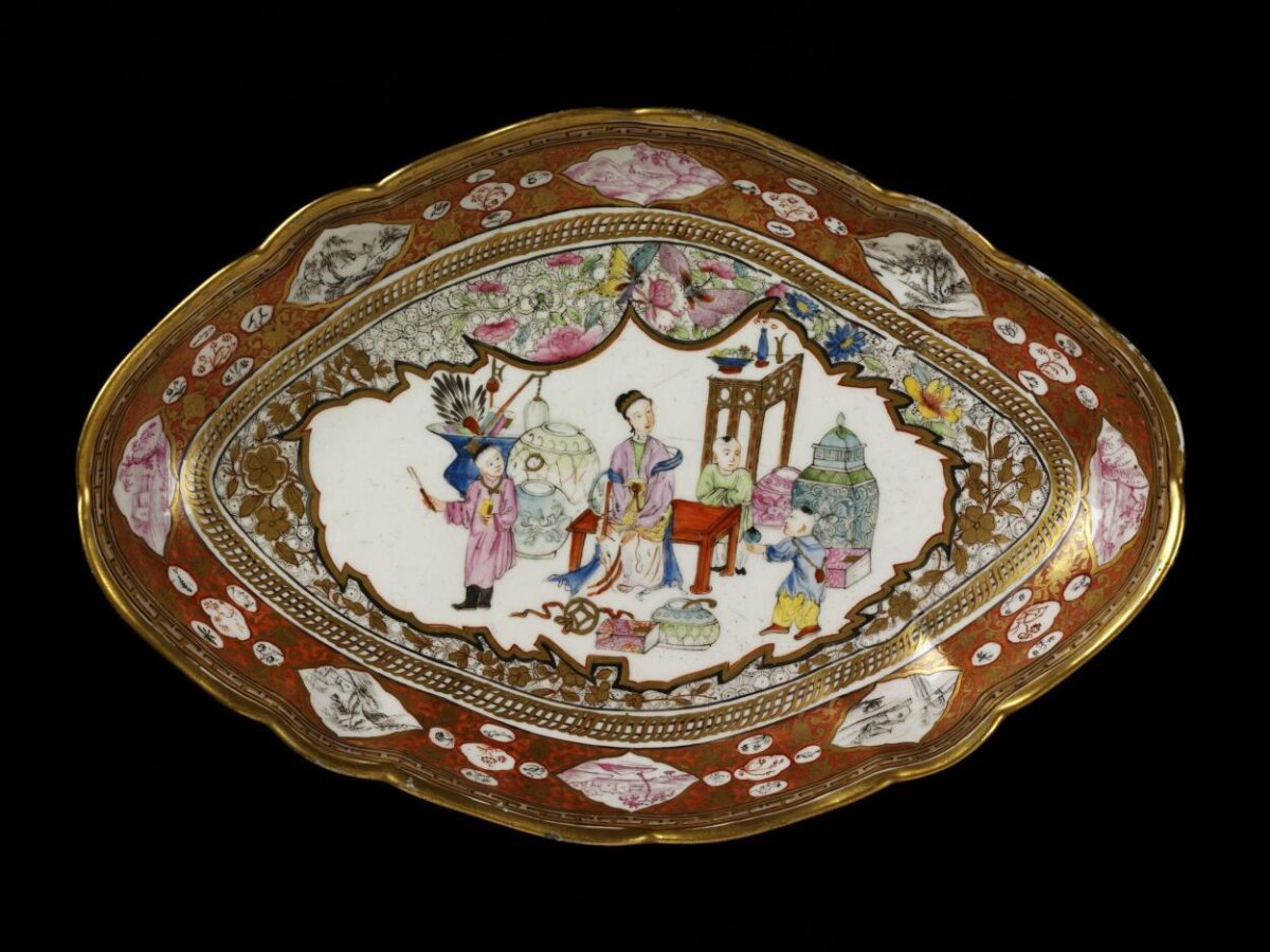 Chinese Famille Rose Figure Platter