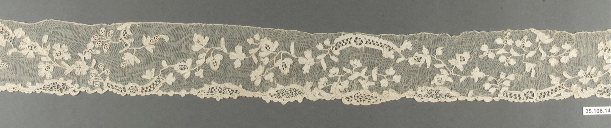 Antique White Floral Lace Trim