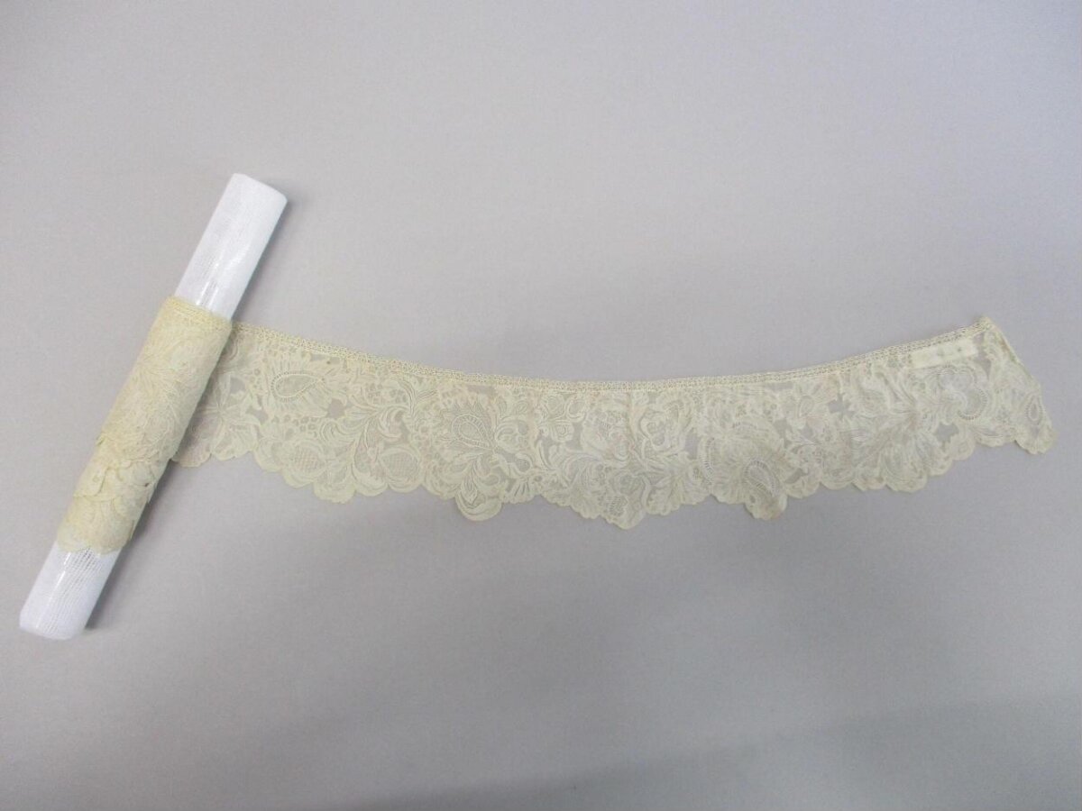 Cream Floral Lace Trim