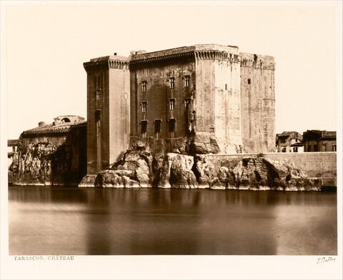 Tarascon Château Riverside View