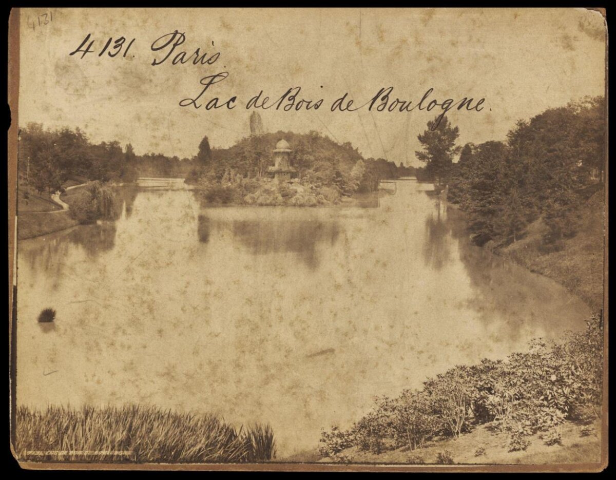 Paris Bois de Boulogne Lake View