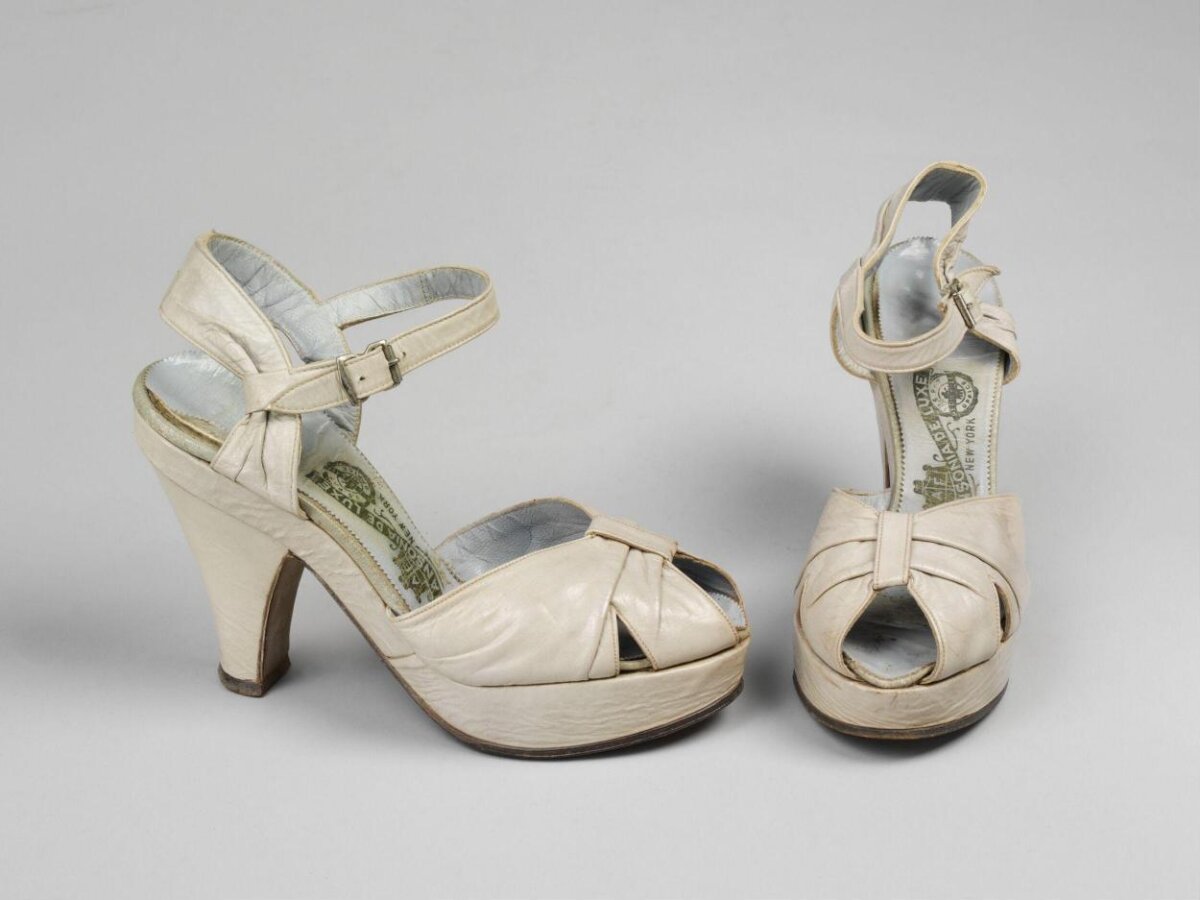 Vintage Cream High Heel Sandals