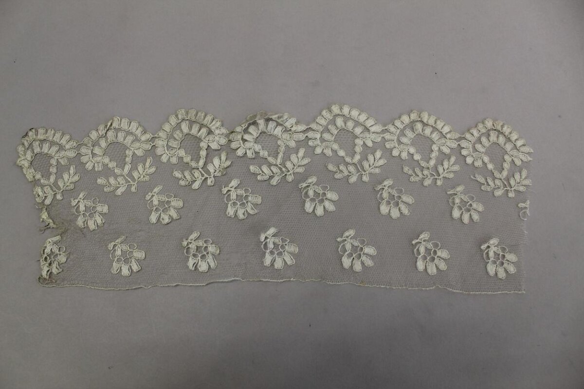 White Floral Vintage Lace Trim