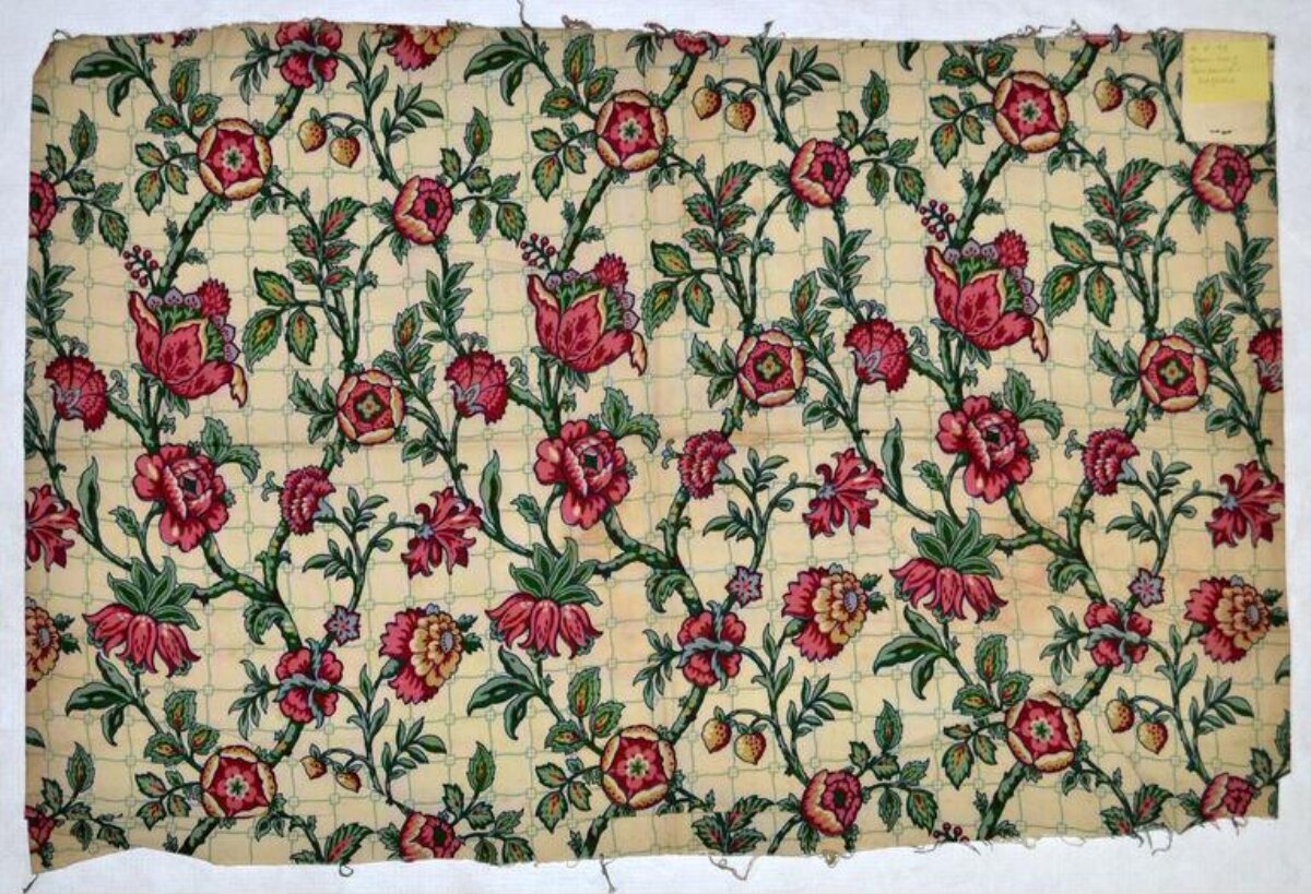 Vintage Floral Printed Fabric Sample