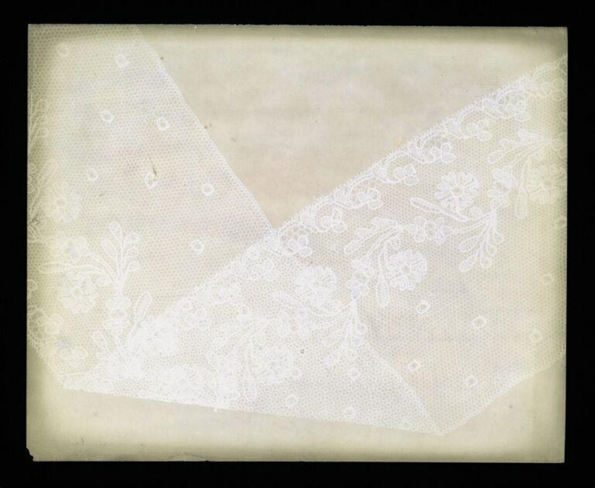 Vintage Embroidered Lace Collar