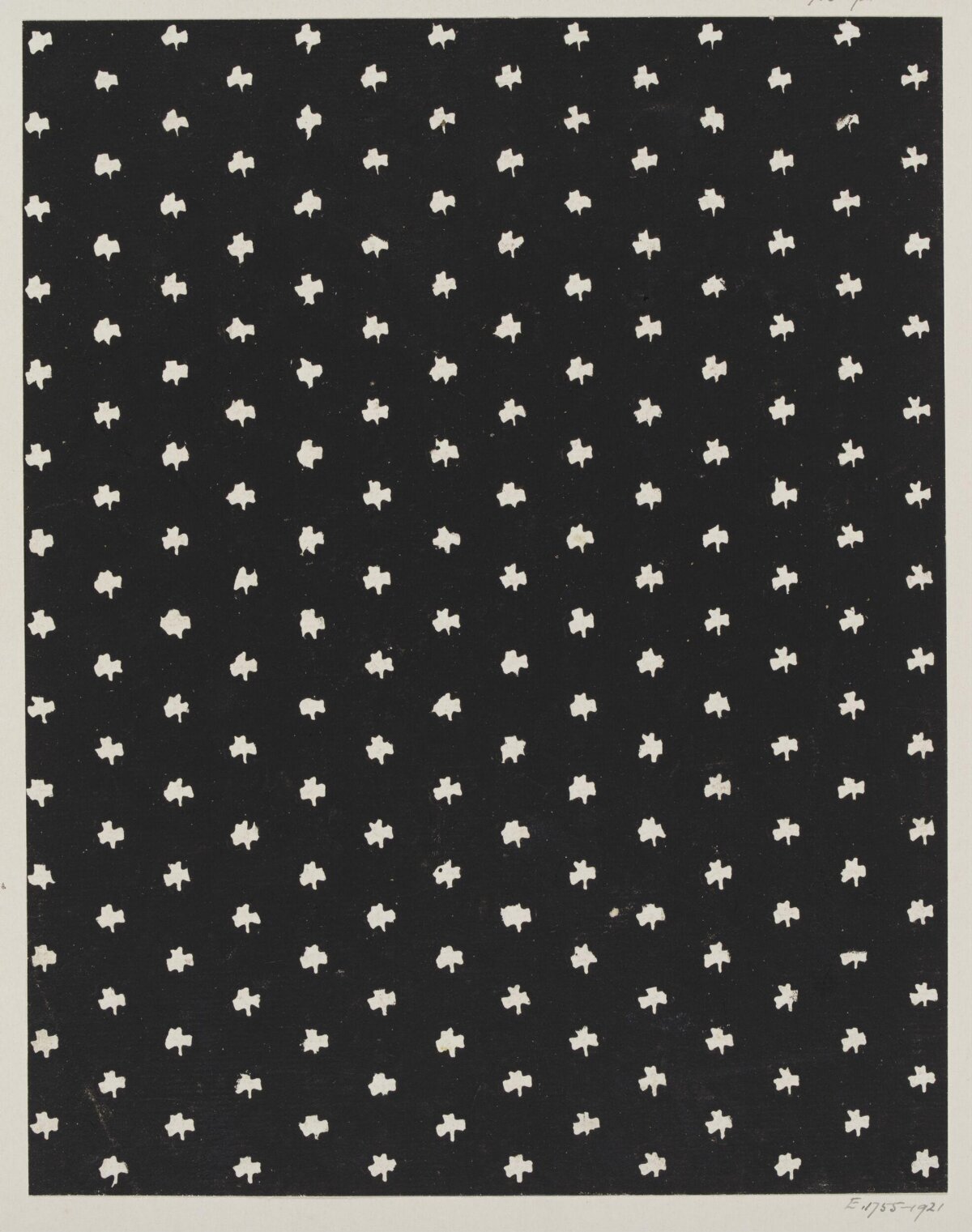 Black and White Clover Pattern
