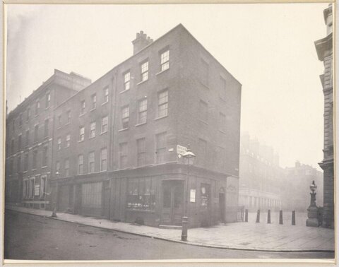 Vintage Corner Building on Broad Court