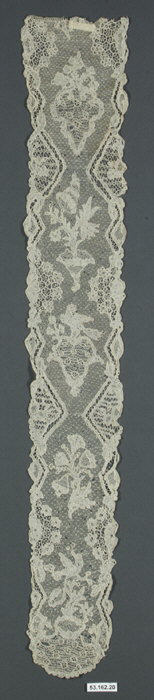 Antique Cream Lace Strip
