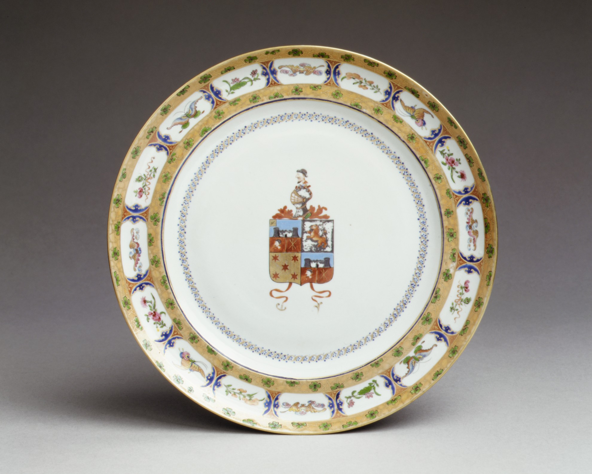 Chinese Armorial Porcelain Plate
