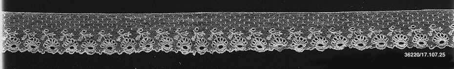 White Floral Patterned Lace Trim