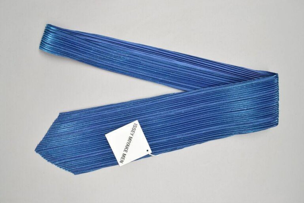 Issey Miyake Men Blue Pleated Tie