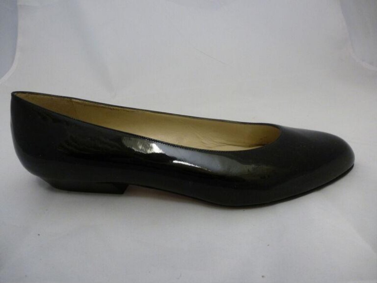 Black Patent Leather Low Heel Pump