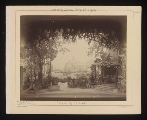 1902 Best of Friends Stage Set