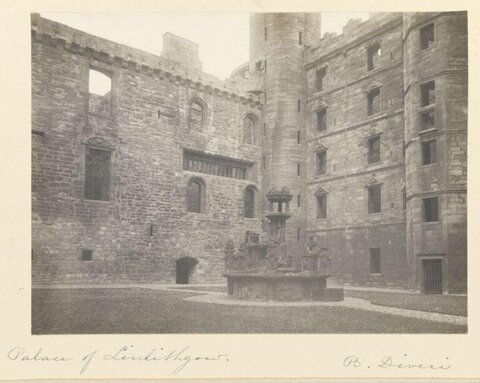 Linlithgow Palace Courtyard