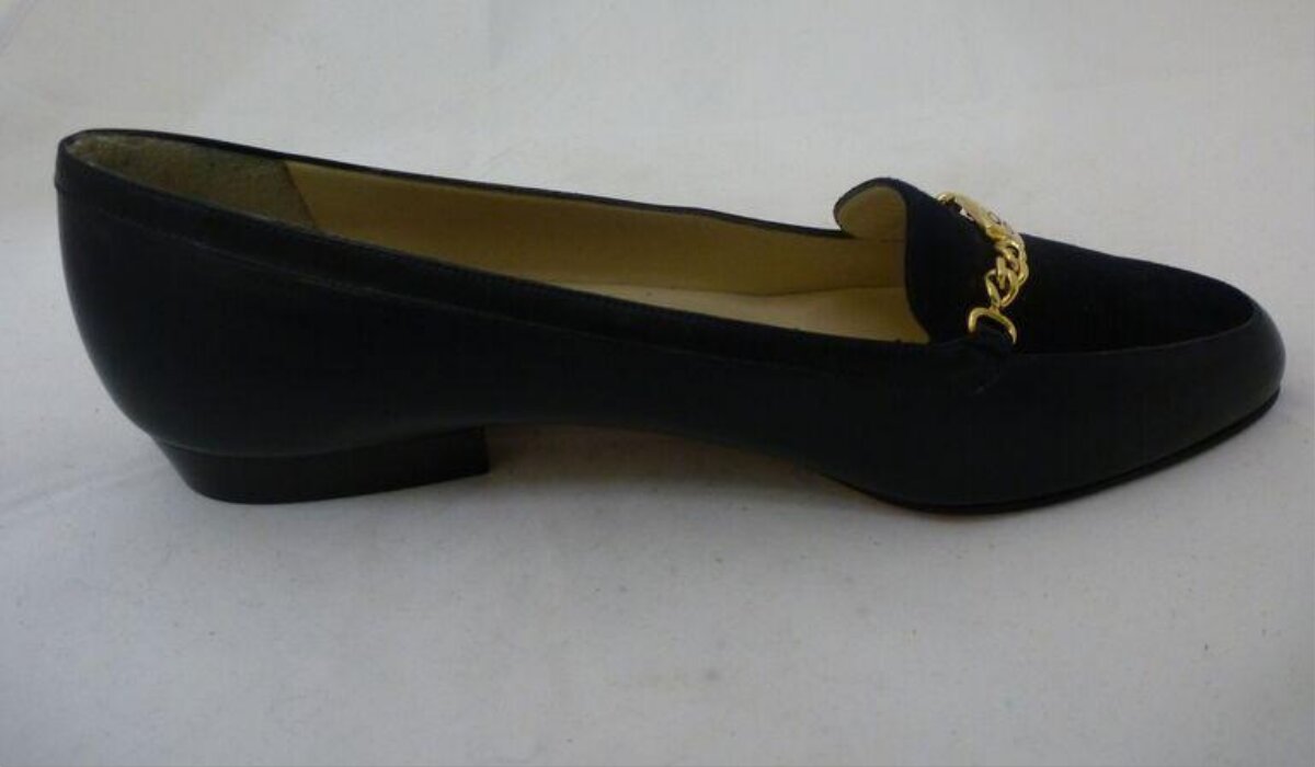 Black Loafer Flat Shoe with Gold Chain