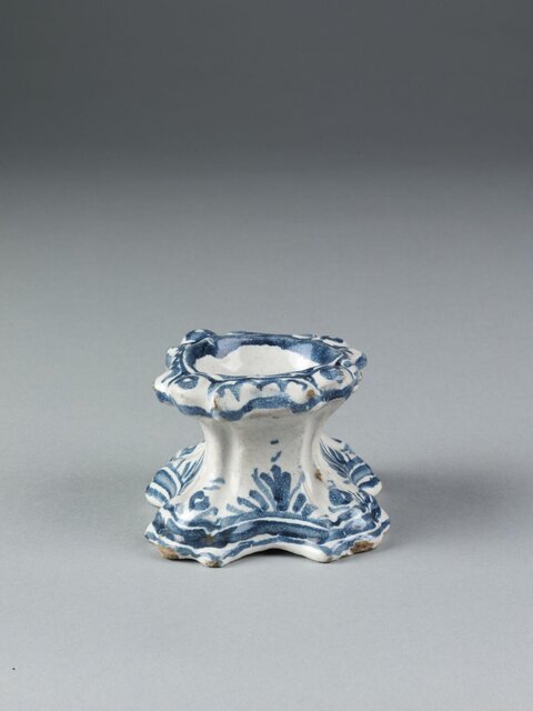 Blue and White Porcelain Stand