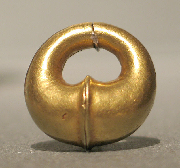 Ancient Gold Ring-shaped Artifact