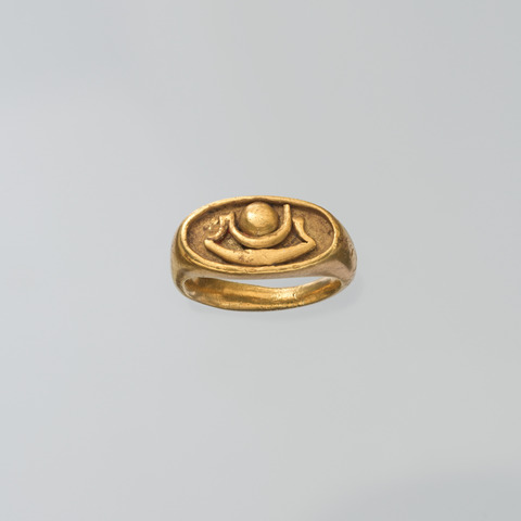Ancient Gold Carved Ring
