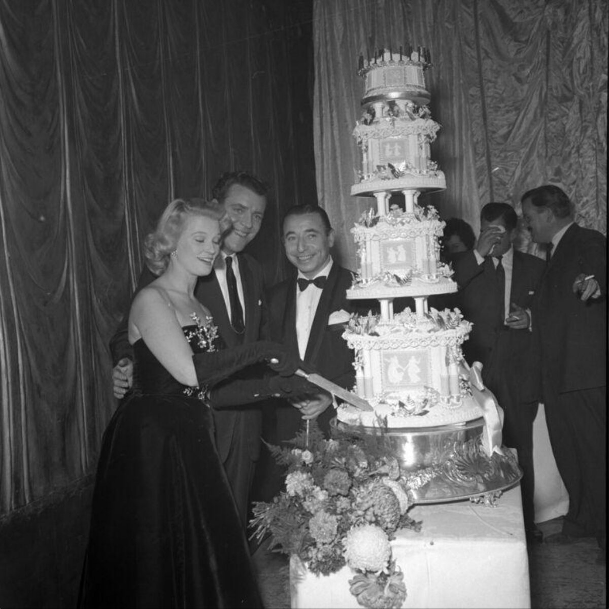 Vintage Wedding Cake Cutting Ceremony