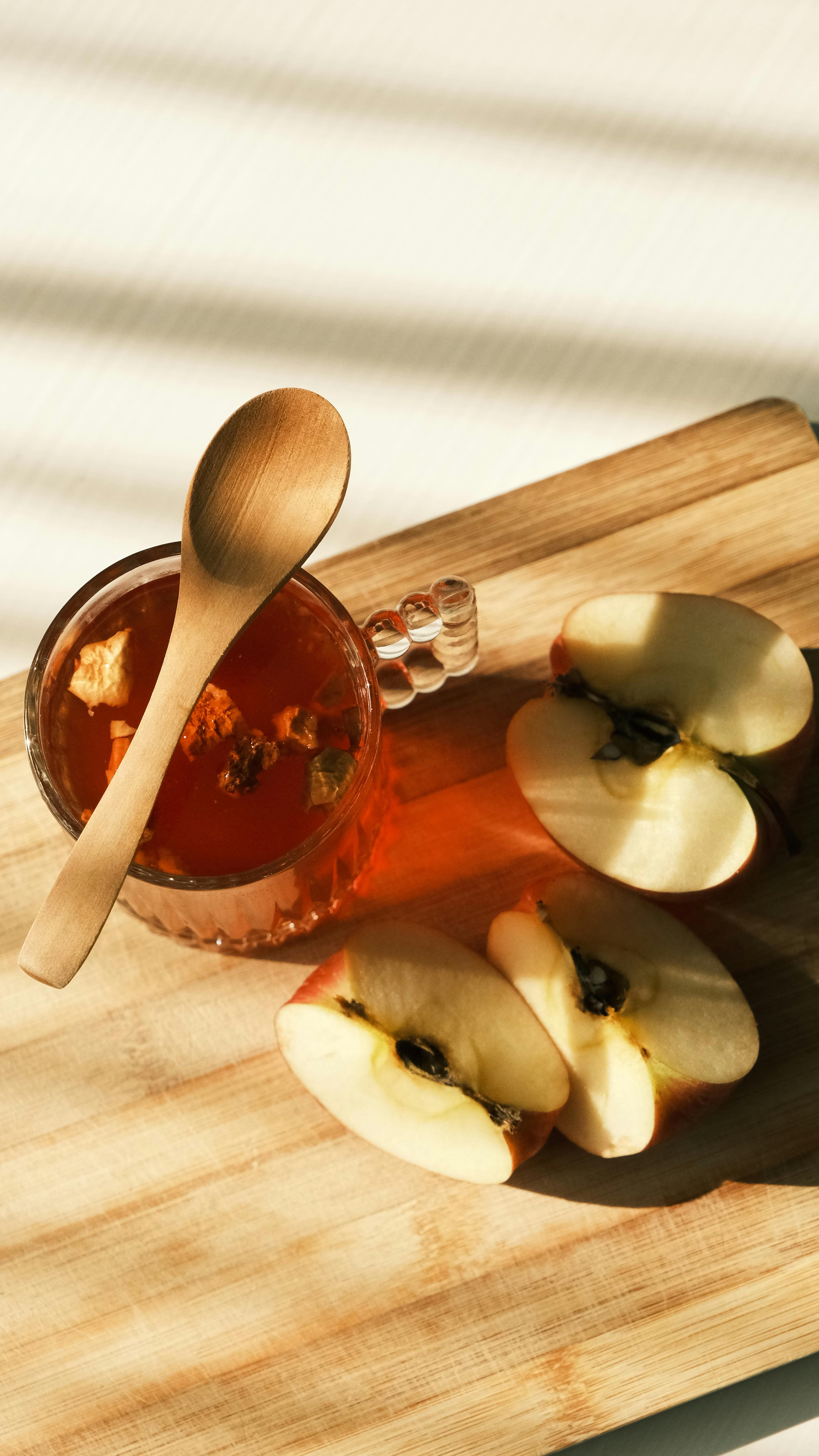 Apple Tea with Fresh Sliced Apples