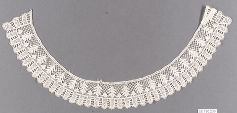 Antique White Lace Collar