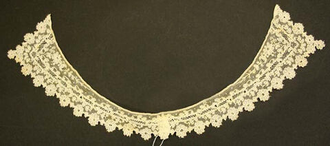 Vintage Handmade Lace Collar