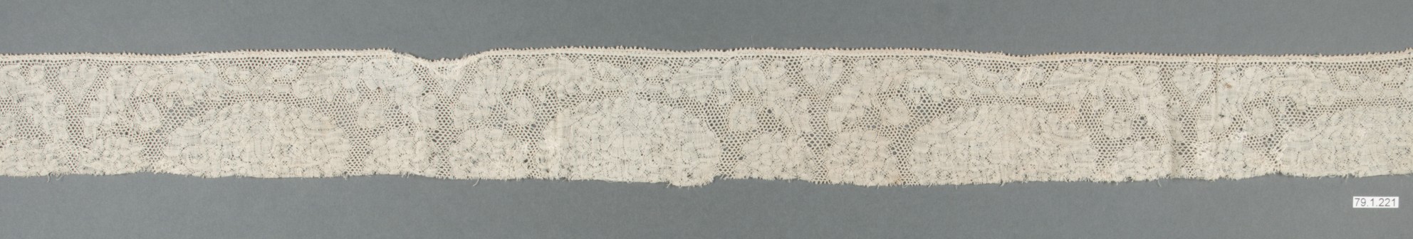 Antique Off-white Lace Trim