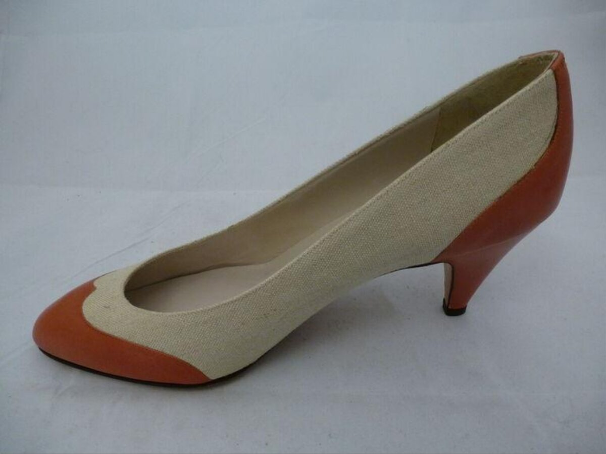 Two-tone High-heeled Pump