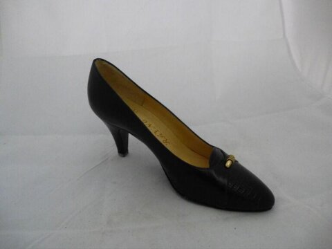 Black Leather High Heeled Pump