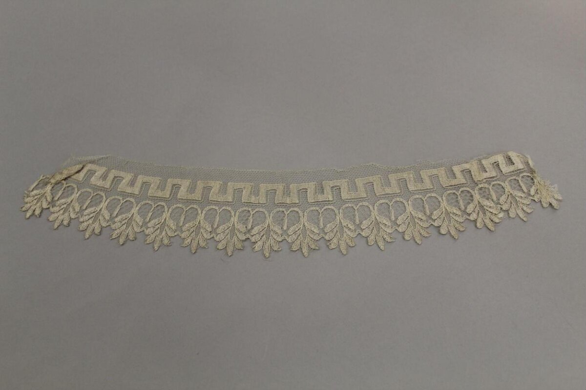 Cream Vintage Lace Collar Trim