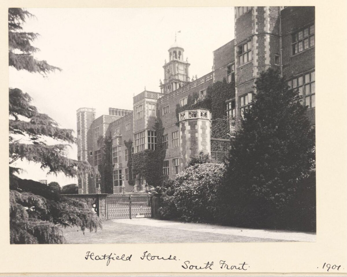 1901 Hatfield House South Front