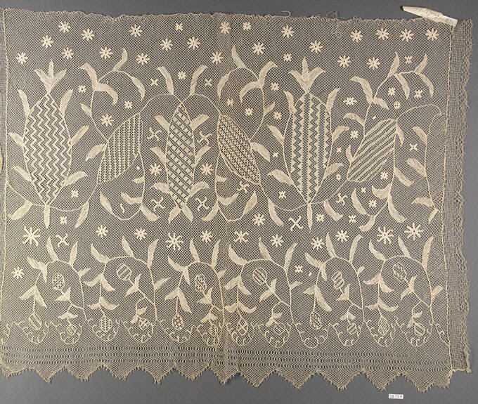 Vintage Floral Pattern Lace Panel