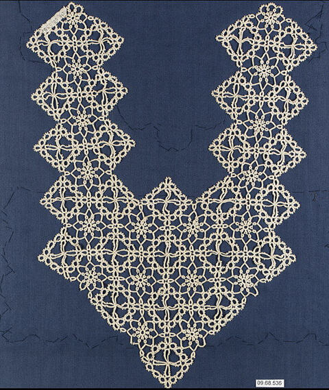 Vintage Tatting Lace Collar