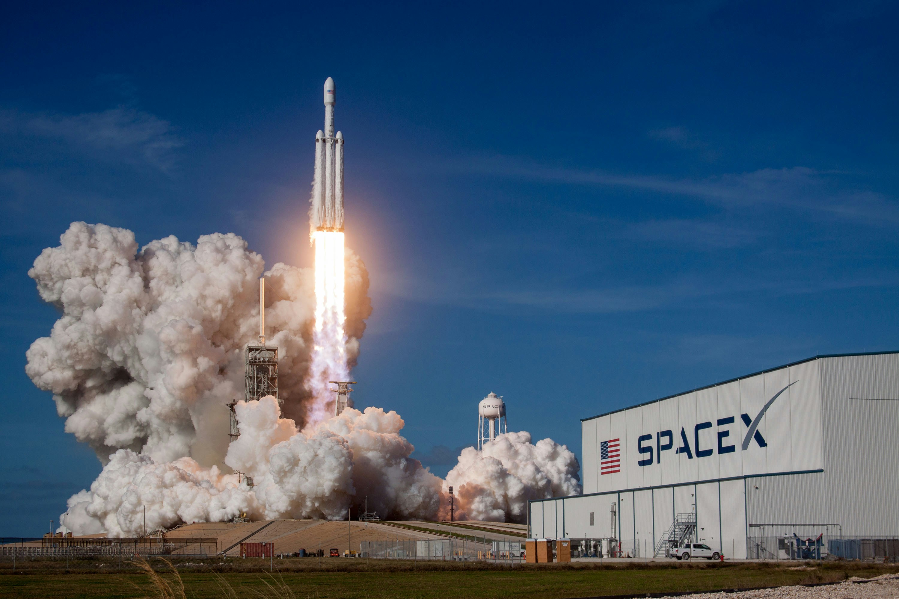 SpaceX Falcon Heavy Rocket Launch — Technology